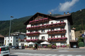 Отель Albergo Ginevra  Бондоне